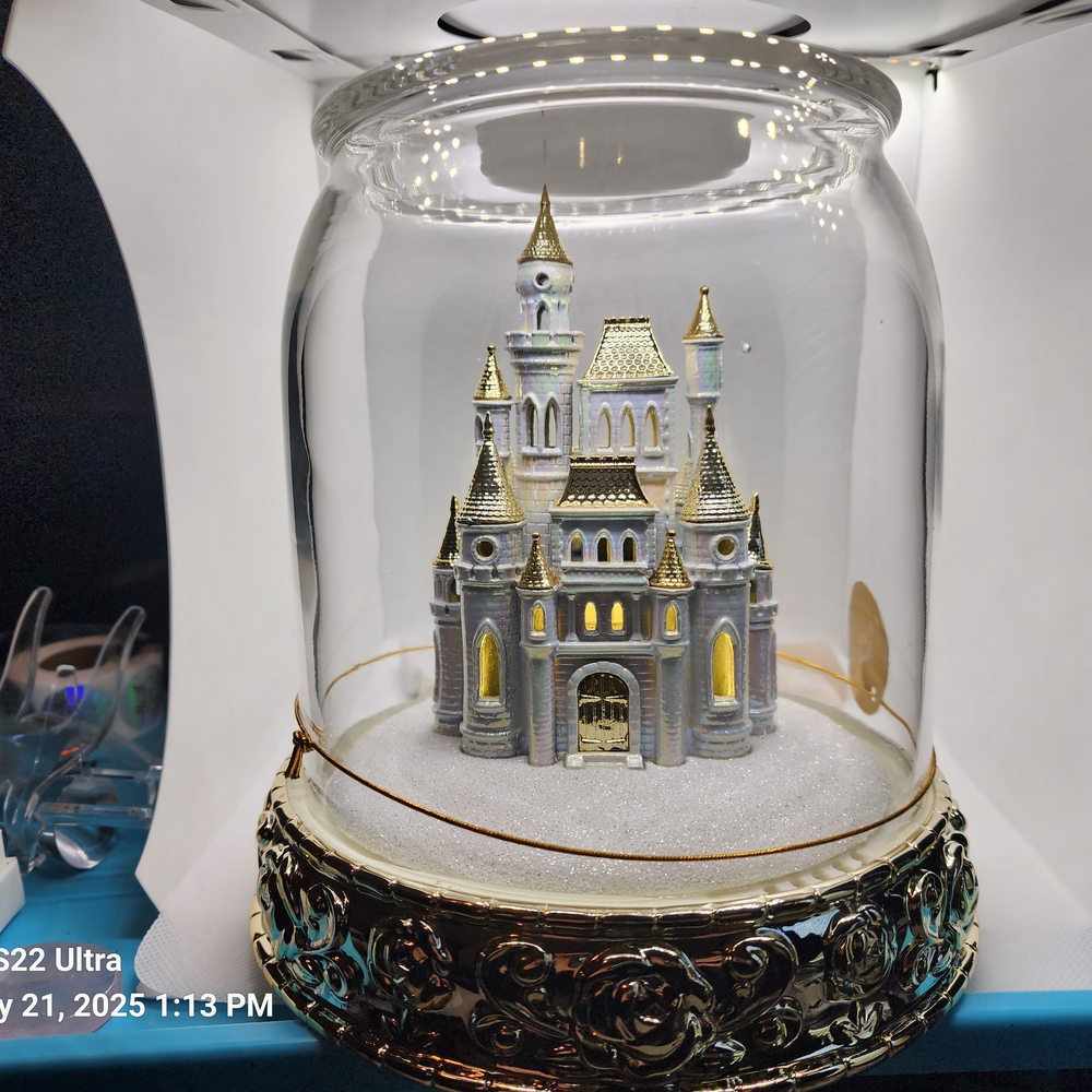 Bath & Body Works Disney Princess Castle light up 3 Wick Candle Holder. Limited